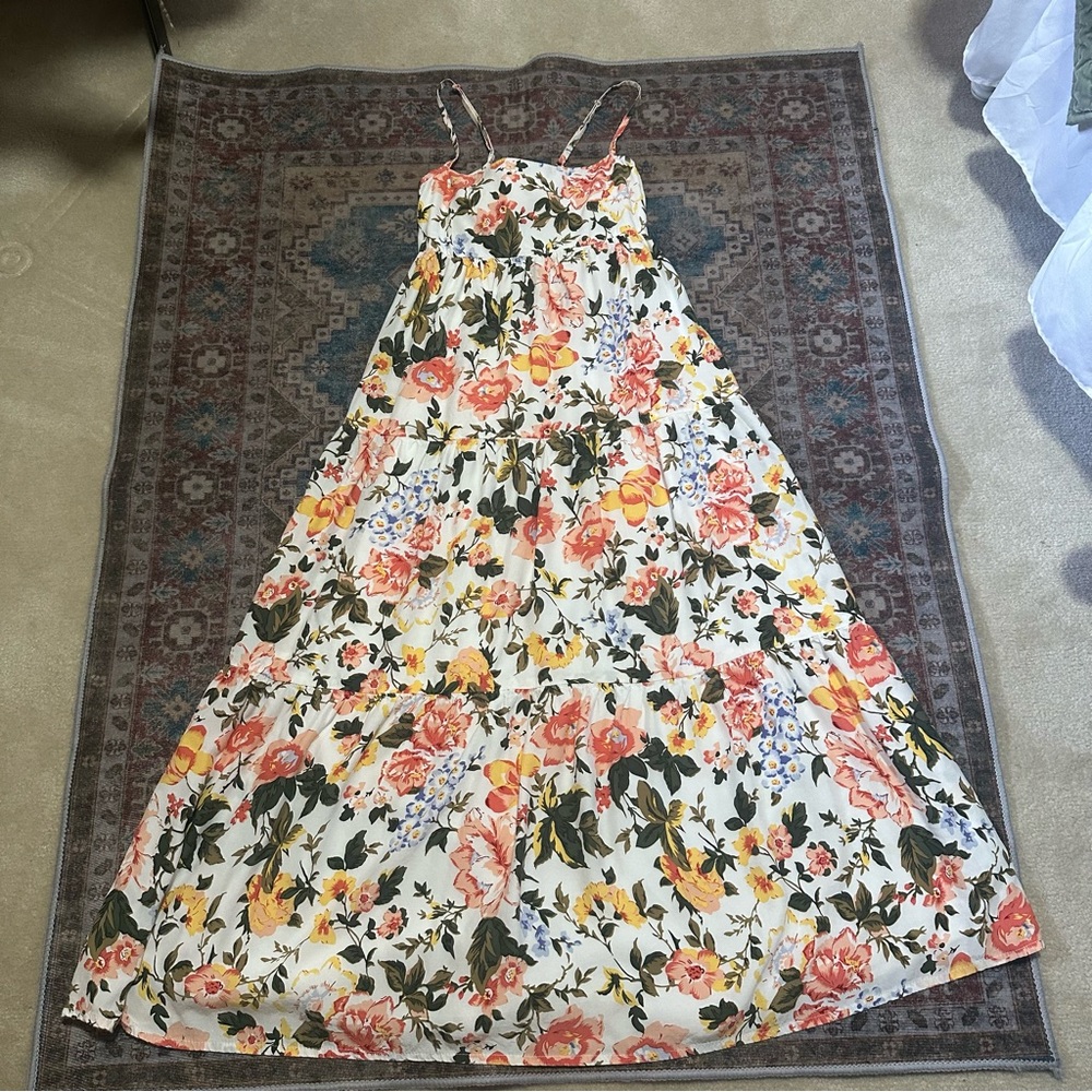 Faithful the Brand•Corvina Midi Dress in Teatro
Floral Print Size 2/XS - Picture 7 of 11